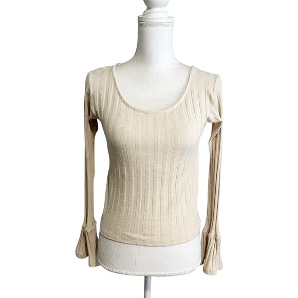 Lykke Wullf Womens Bobby Bell Sleeve Rib Knit Top Size Small Cream Classic - Picture 1 of 7